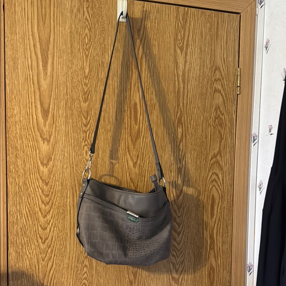 Elegant Brown Shoulder Bag